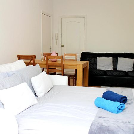 Large Garden Apartment On Golders Green High Road London Kültér fotó
