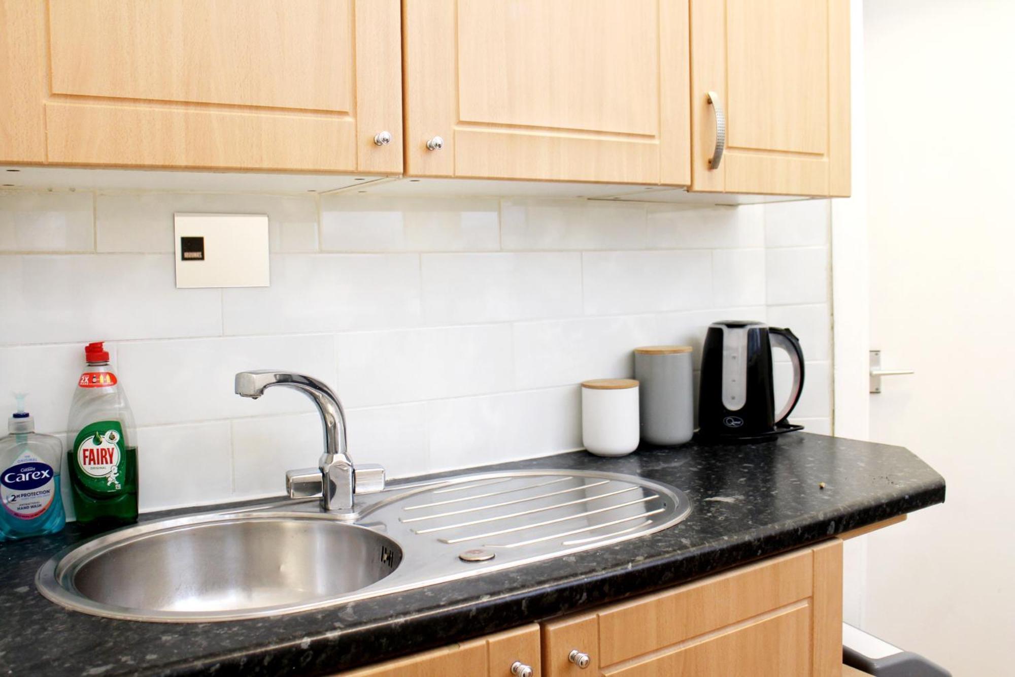 Large Garden Apartment On Golders Green High Road London Kültér fotó