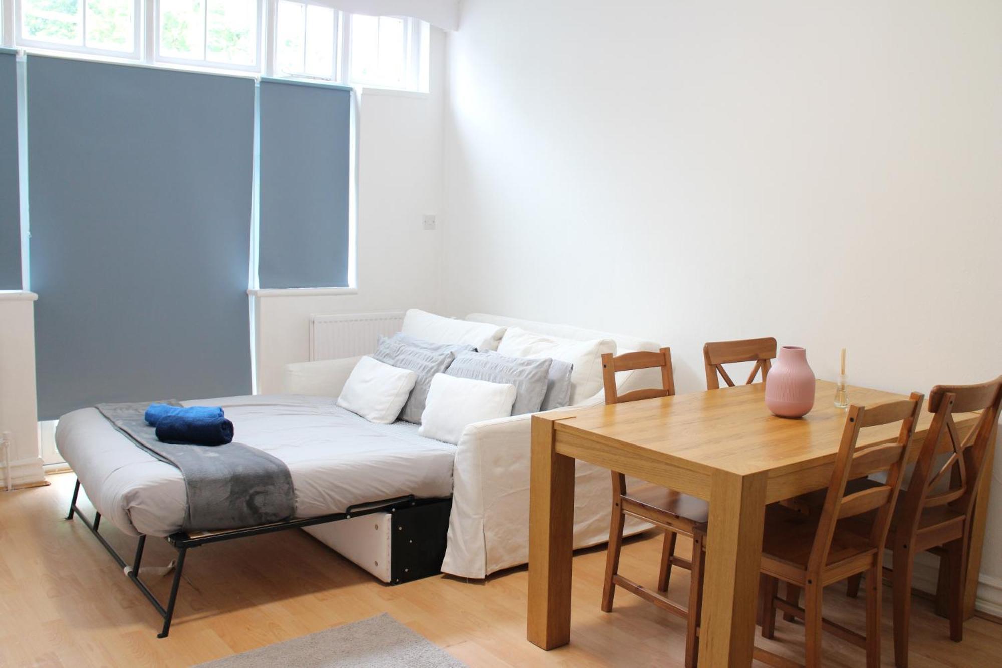 Large Garden Apartment On Golders Green High Road London Kültér fotó