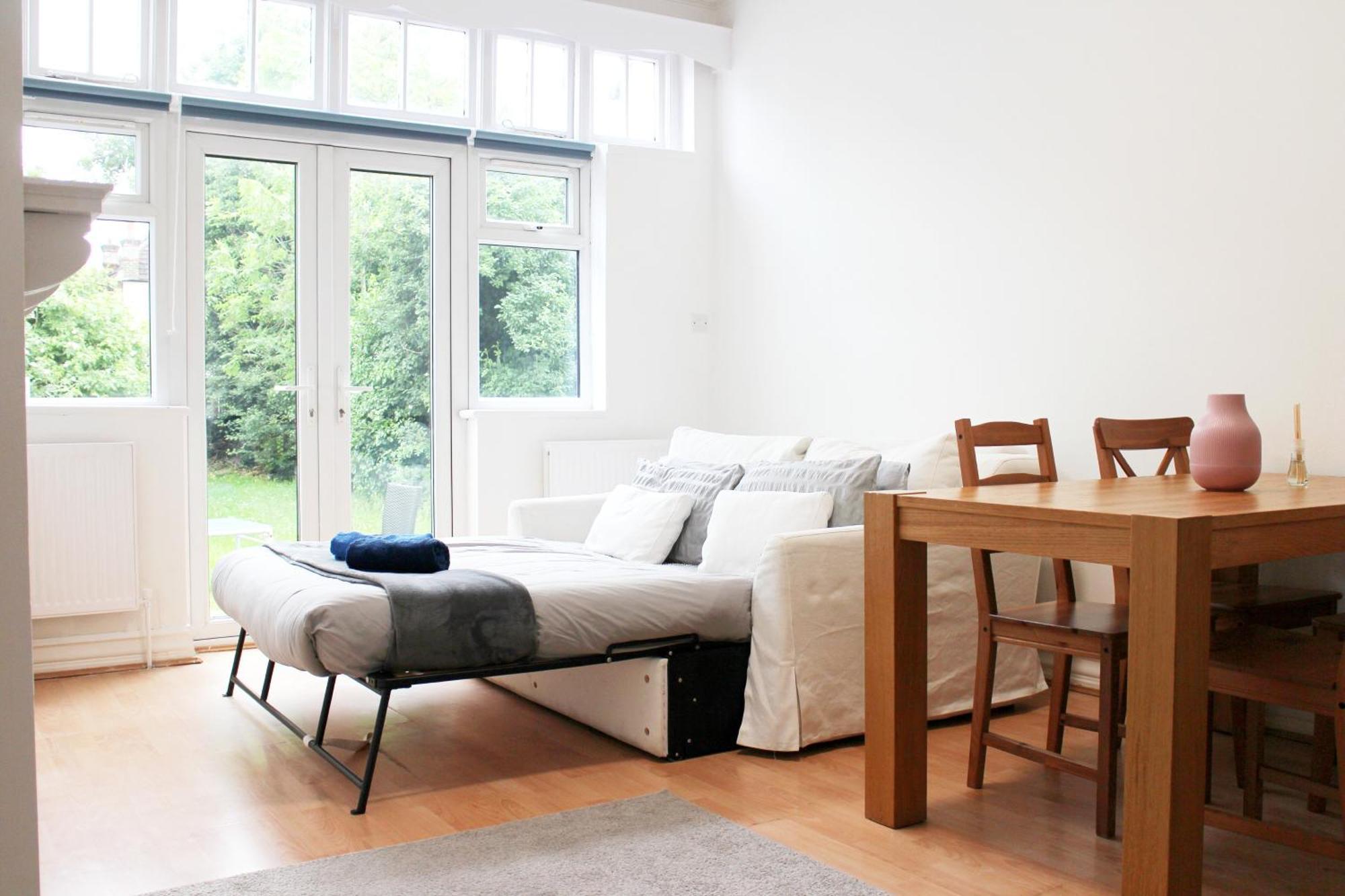 Large Garden Apartment On Golders Green High Road London Kültér fotó